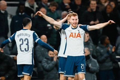 في مباراة الـ7 أهداف.. توتنهام يتأهل إلى نصف نهائي كأس كاراباو على حساب يونايتد